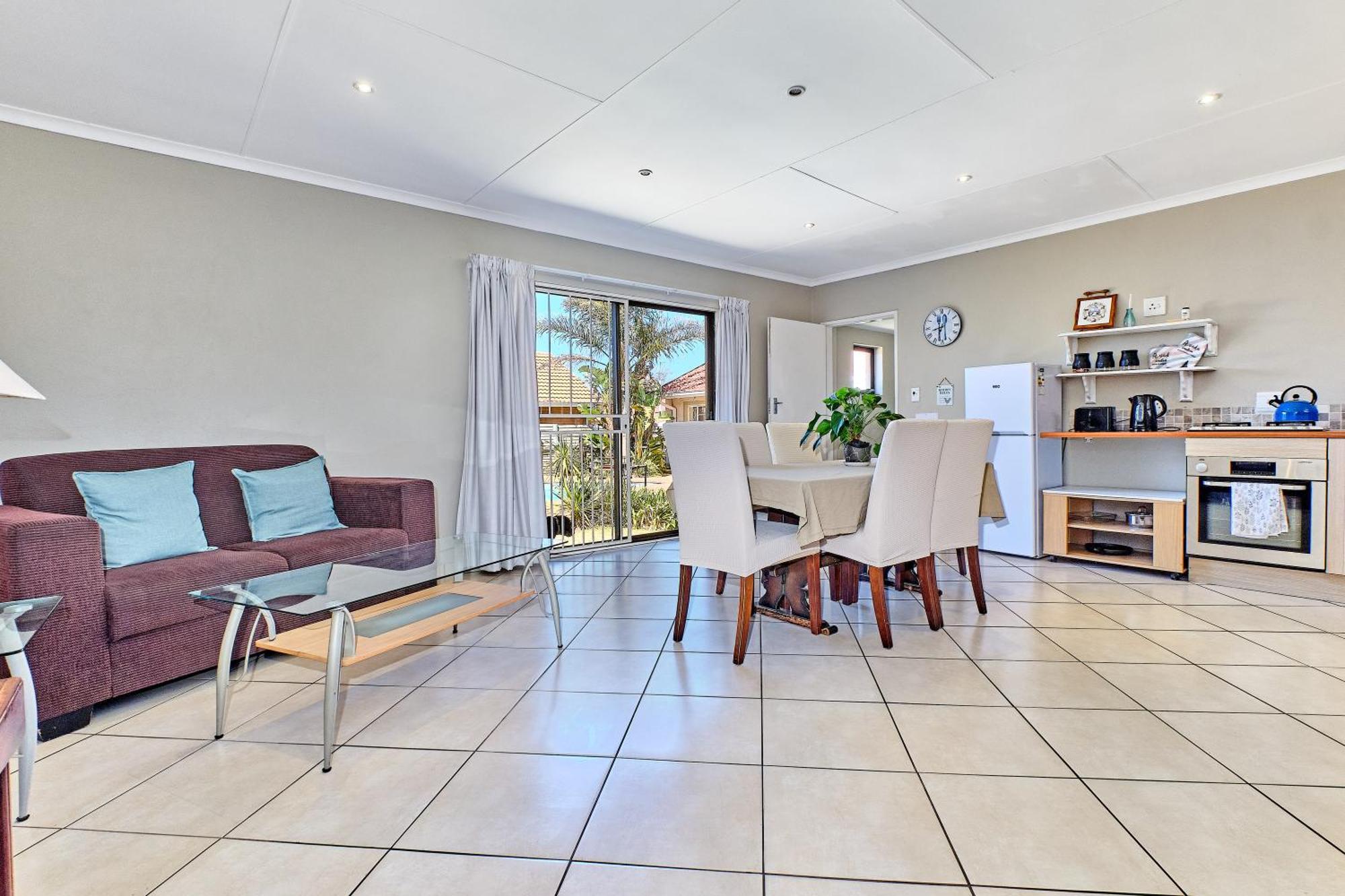 Large 1 Bedroom Cottage, 15 Min From Or Tambo Airport, With Backup Power And Water Germiston Exterior photo
